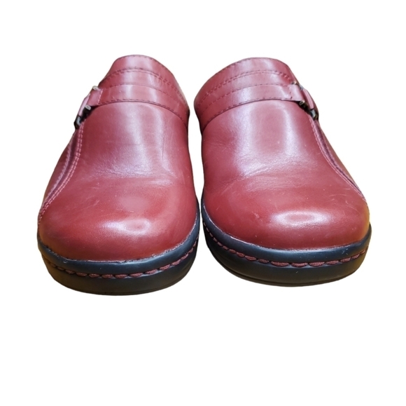 CLARKS Collection Burgundy Leather Slip On Mules Size 8.5 - Picture 2 of 6